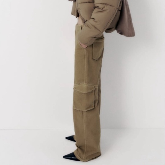 Mid-rise pants with side pockets and leg and back patch pockets Size XS - Picture 4 of 12